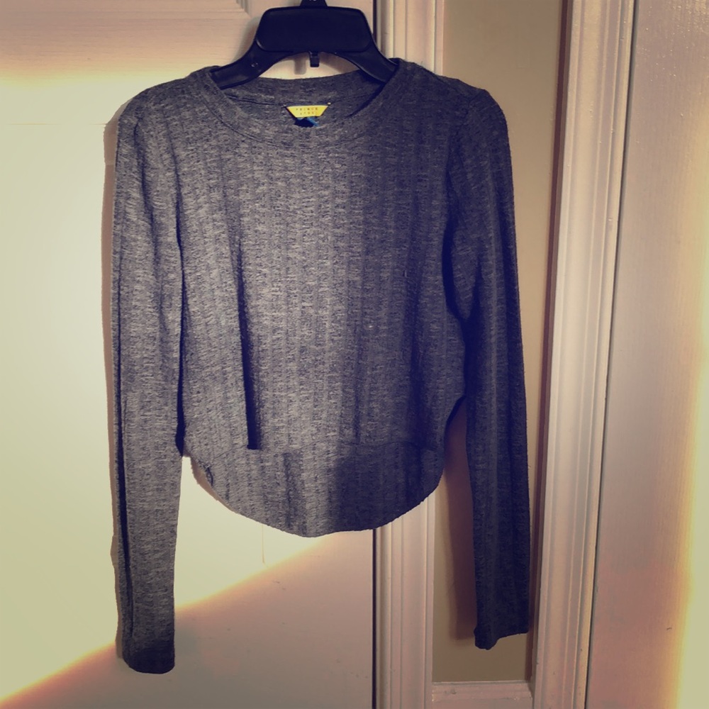 A dark grey top from Aeropostale